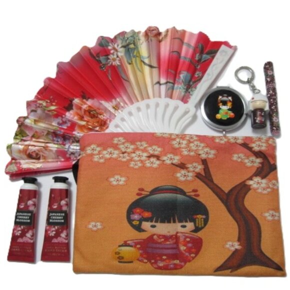 Blossom Bath and Body Works Handbags - Asian Cosmetic Bag Gift Set with Kimmidoll Kechain Tomo NEW